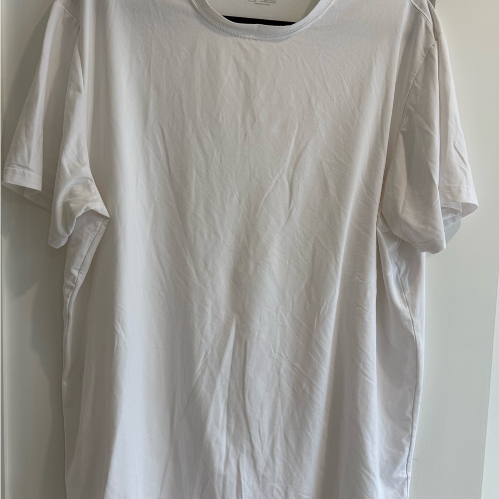 32 Degrees Men's Classic White Short Sleeve Tees